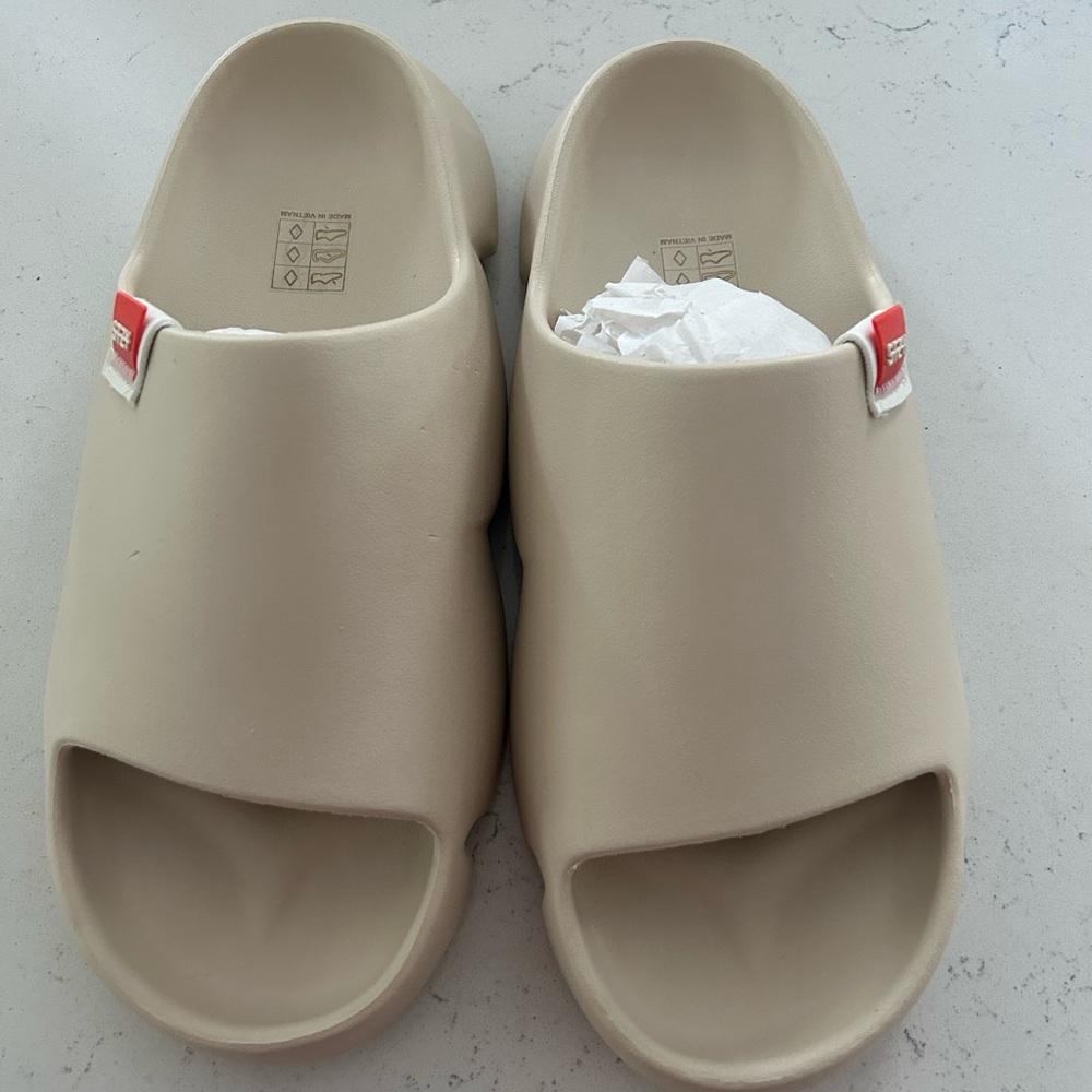 Stzy Mens Beige Enok Cloud Slide Sandals
